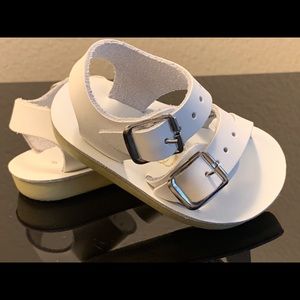 Salt Water Sandals Girls' Sea Wees Hoy Shoes